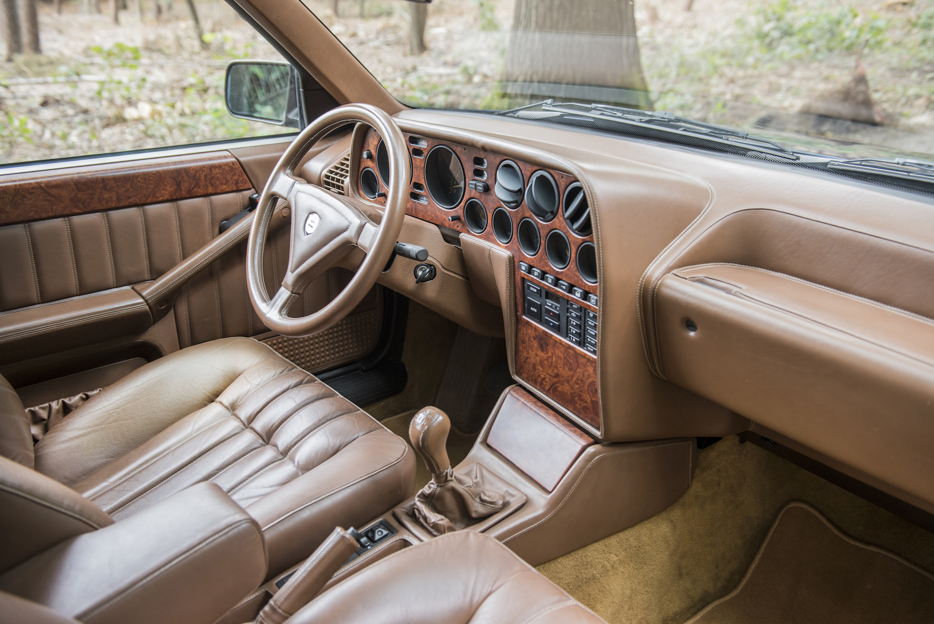 15-lancia-thema-8-32-for-sale_9898.jpg